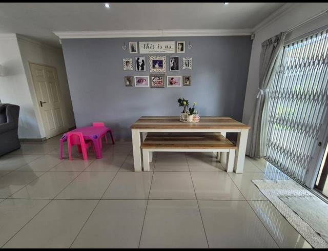 3 BEDROOM CLUSTER FOR SALE IN RACEVIEW